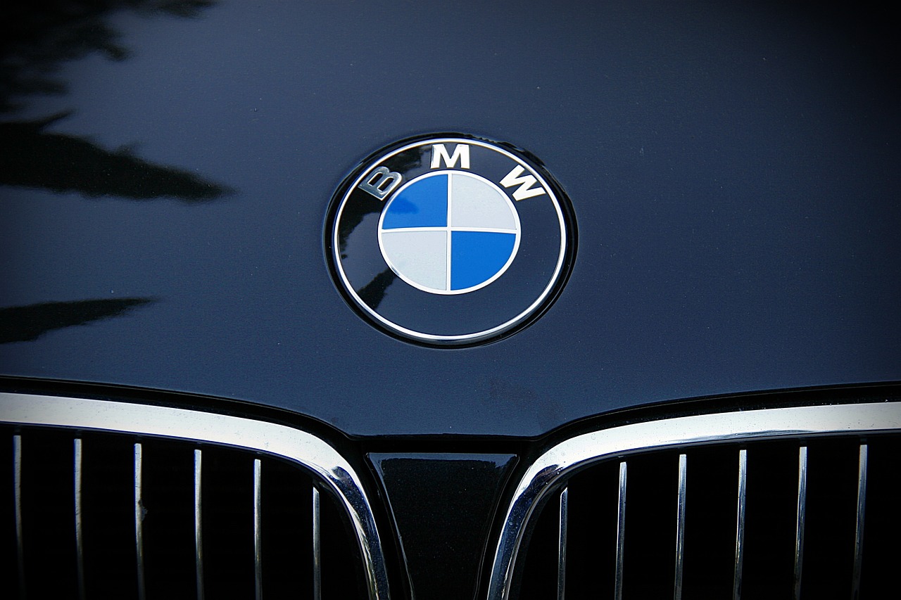 ¿Cuánto consume el BMW 330D?