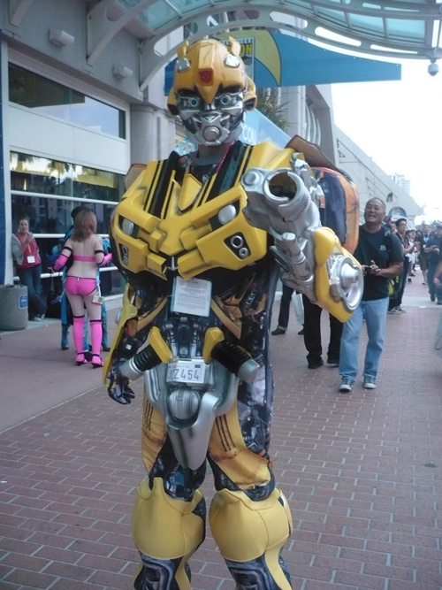 cosplay disfrazado de transformer