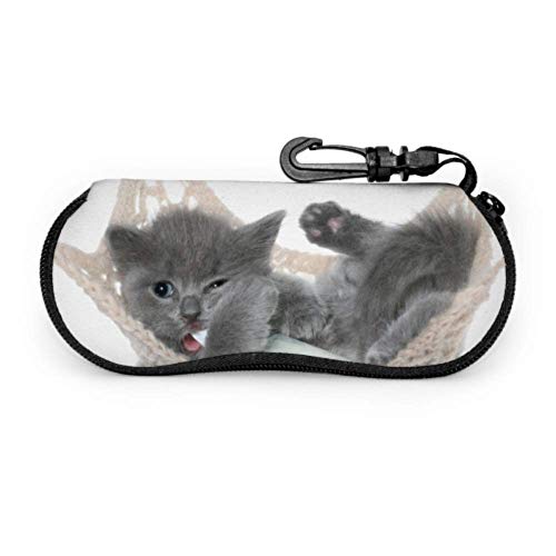 Estuche de gafas con mosquetón Lindo gatito gris que chupa botella de leche Gafas de sol con cremallera de neopreno portátil ultraligero Estuche blando - Se adapta a la mayoría de las gafas