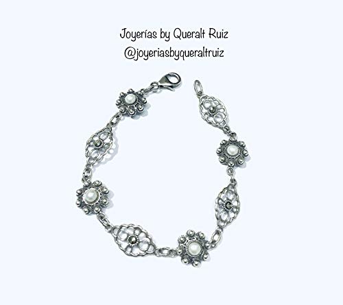 Queralt Ruiz Pulsera Plata Filigrana Charra con Perlas Naturales y marquesitas. by