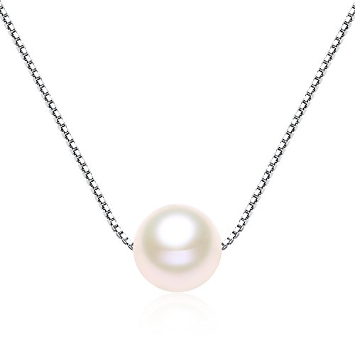 El collar consta de una perla 7-8mm cultivada de agua dulce y una cadena de 925 de plata.