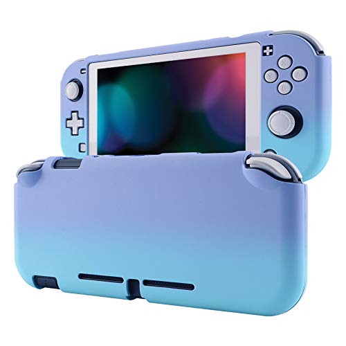 eXtremeRate PlayVital Funda para Nintendo Switch Lite Carcasa Tacto Suave Estuche Acoplable con Protector de Pantalla de Vidrio Templado Protectora Duradera para Control Switch Lite(Celeste&Violeta)