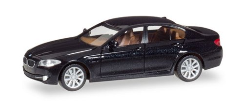 Herpa 034371 – 002 BMW Serie 5 Sedan miniatura Vehículo, metallicschwarz , color/modelo surtido