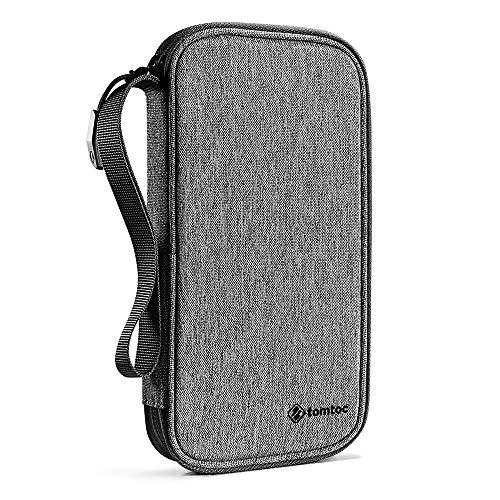 tomtoc Bolsa de Familia para Pasaporte, Sim Tarjeta y Eject Pin, Cartera de Viaje Organizada Impermeable con Bloqueo RFID y Correa para Entradas, para hasta 6 Pasaportes 9 Tarjetas de Crédito, Gris