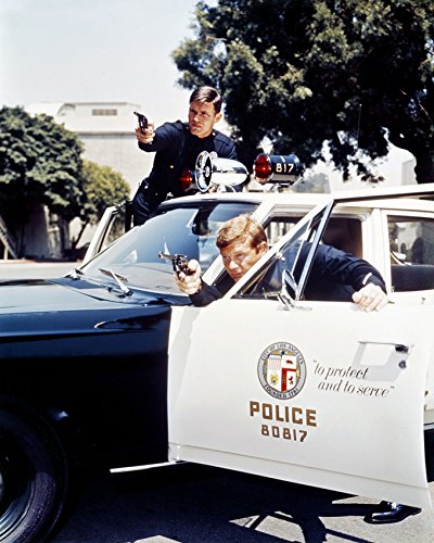 Erthstore Kent McCord Martin Milner Adam-12 armas dibujadas Plymouth Belvedere policía coche de 8 x 25 cm fotografía a color