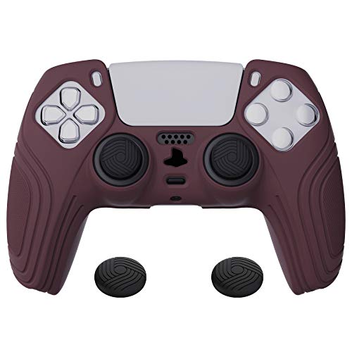 eXtremeRate PlayVital Funda de Silicona para PS5 Protector Tacto Suave Carcasa Ergonómica con 2 Tapa de Joysitck para Playstation 5 Funda de Goma para Mando DualSense PS5(Edición Samurai-Rojo Vino)