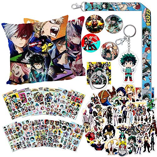 KKSJK My Hero Academia - Juego de funda de cojín (1 funda de cojín MHA, 62 pegatinas, 4 insignias de anime, 1 llavero, 1 banda para llave, 1 anillo para teléfono para fans de la MHA)