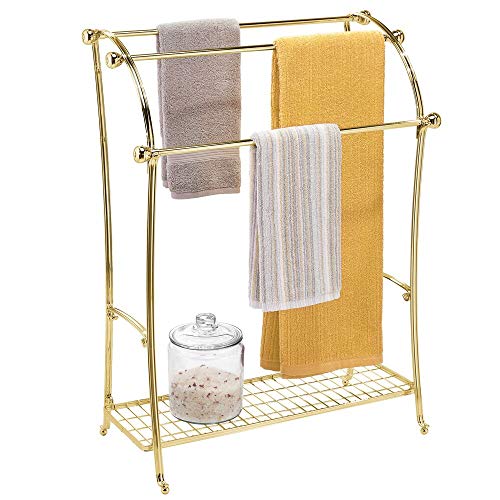 mDesign Colgador de Toallas – Toalleros de pie con 3 Barras – Cuelga Toallas de Metal con Bandeja para Accesorios de baño – Dorado latón