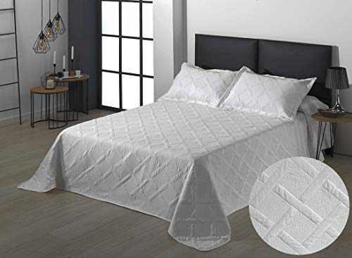 BENEDETTAHOME Colcha Bouti Bordada Primavera-Verano Modelo Forever Blanco con cuadrante Decorativo. Tamaño 235x260 cm + 2 cuadrantes de 50x70 cm. Colcha para Cama de 135.