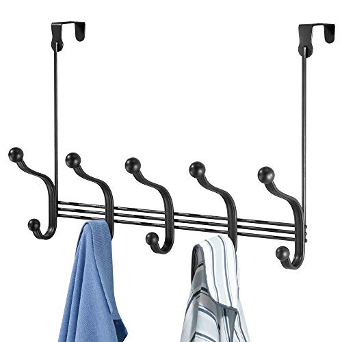 mDesign Perchero de puerta colgante – Colgador para puerta con 10 ganchos – Cuelga ropa de metal para baño y pasillo – Para organizar armarios y guardarropas – negro mate