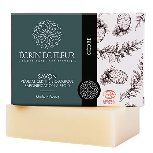 Écrin De Fleur - Jabón Orgánico de Cedro para Hombres, Hecho a Mano en Francia con Aceites Esenciales de Madera de Cedro y Pachulí, Fragancia Amaderada de los Alpes, Calmante y Reparadora, 100 g