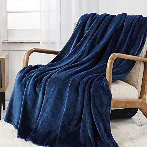 WAVVE Manta Franela Reversible 130x150 cm para Cama 80, Manta de Sofá 100% Microfibra, Suave, Caliente, Transpirable para Hogar, Oficina, Viaje (Azul Marino)