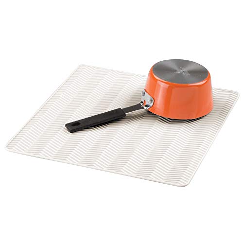 mDesign Alfombrilla antideslizante de silicona – Práctico tapete escurridor con dibujo de espiga para ollas y vajilla – Escurreplatos para la cocina apto para lavavajillas – crema