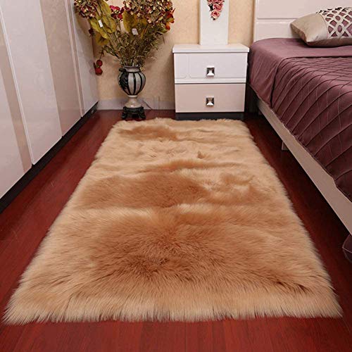 SHENGYUAN Alfombra Oveja de Piel Sintetica,Fácil de Limpiar y Duradero, Suave, Medidas Alfombra de Comedor, Dormitorio, Pasillo o Regalo,Caqui,70 * 135cm/27.6 * 53.1in