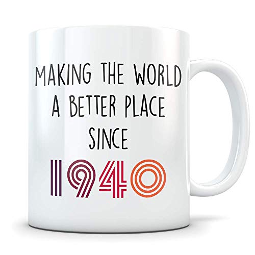 Divertido regalo de cumpleaños número 79 para mujeres y hombres - 1940 Cumpliendo 79 años Happy Bday Taza de café - Idea de taza de fiesta de broma para una celebración de broma - Los mejores regalos