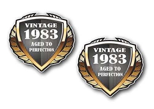 Sticar-it Ltd 2pcs de 1983 Año Fecha Escudo Retro Clásico Vinilo Coche Moto Casco Café Corredor Pegatina Insignia Cada 55x50mm Aprox