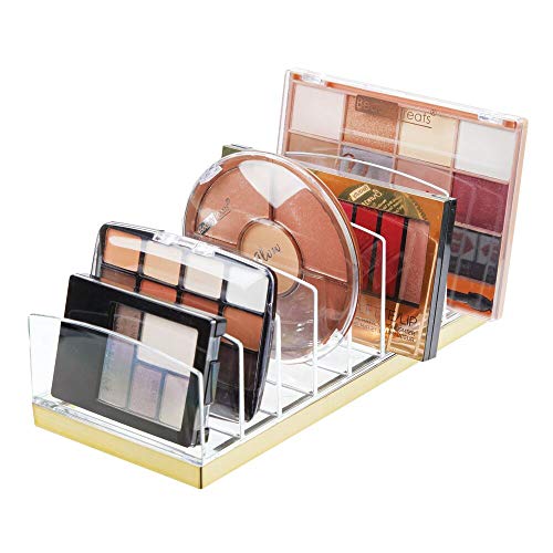 mDesign Organizador de maquillaje en plástico – Clasificador con 9 compartimentos para organizar maquillaje – Bandeja organizadora para lavabo, tocador o armario – transparente/dorado latón