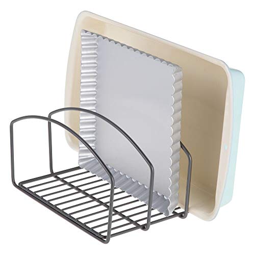 mDesign Organizador de cocina – Bandeja organizadora con 3 apartados para poner orden en la cocina – Rejilla de metal para tablas de cortar, moldes de hornear, etc. – color grafito