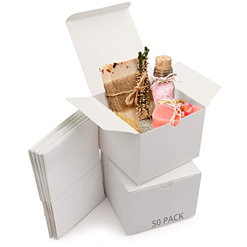 Belle Vous Cajas de Cartón Kraft Blancas (Pack de 50) - Medidas 12 x 12 x 9 cm - Caja Kraft de Fácil Ensamblado - Cajas Automontables - Cajitas para Regalos de Fiesta, Cumpleaños, Bodas, Presentes