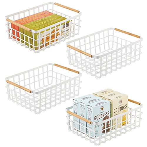 mDesign Juego de 4 cajas multiusos grande de metal – Caja organizadora multifunción para cocina, despensa, etc. – Cesta de almacenaje de alambre, compacta y metálica con asas de bambú – blanco mate