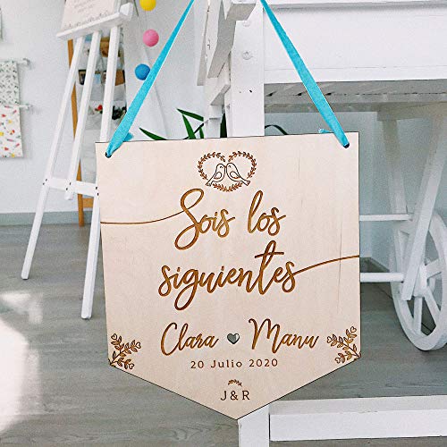 MONAMÍ - Cartel Personalizado para Boda de Sois los siguientes. Banderín Madera de Haya Grabado, Medida 22x25x0,3 cm con Nombres Personalizados. (Cordel Yute)