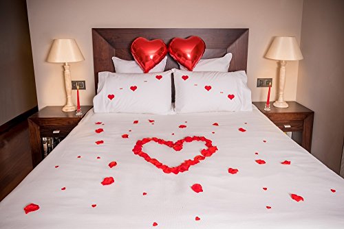 Pack ROMÁNTICO JE T' Aime (50 Pétalos Rosa Preservados + 2 Globos Corazón + 6 Corazones Fieltro + 4 Palabras Love + 20 Mini Corazones Rojos + 2 Candelabros Cristal + 2 Velas Largas Rojas)