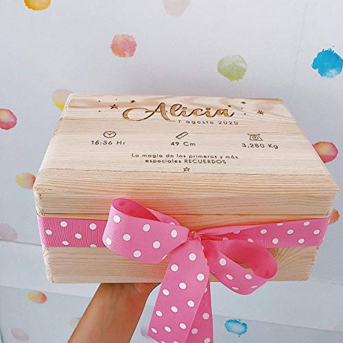 MONAMÍ - Caja Natalicio de Madera Personalizada. Madera de Pino grabada, Medidas 30x20x13 cm. (Rosa)