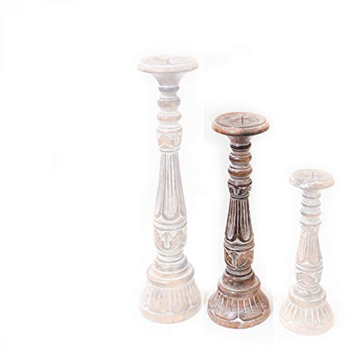 Rococo Candelabro Saphire Tallado en Madera y Acabado Blanco decapado, Mediano