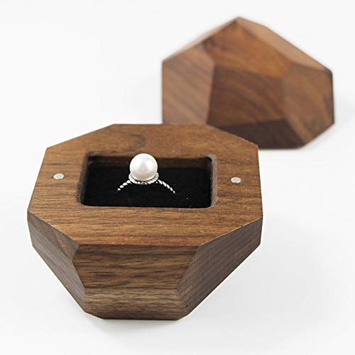 Caja de madera Uooom para anillo con forro de terciopelo negro, marrón