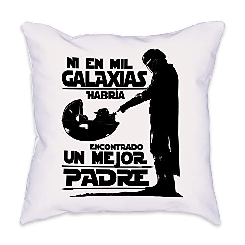 Cojin Ni en mil Galaxias habría Encontrado un Mejor Padre Star Wars Mandalorian - Decoración para el hogar - Frase Divertida Bebé Yoda Regalo Sorpresa para cumpleaños o día del Padre (40x40cm)