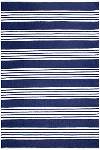 FAB HAB, Alfombra para Interior/Exterior, Tejida a Mano, Hecha de Botellas de plastico Reciclado - Mariona Stripe - Azul y Blanco (90 cm x 150 cm)