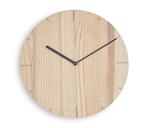 Natuhr Reloj de pared de fresno sin tratar, de madera maciza, silencioso, moderno, manecillas negras.