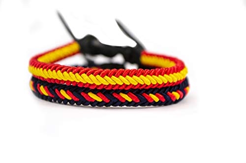 Pack de 2 pulseras de España de tela y cuero. Elegantes y aptas para cualquier época y persona. Un cierre que se adapta perfectamente a la muñeca. Fabricadas en España.(Unisex)