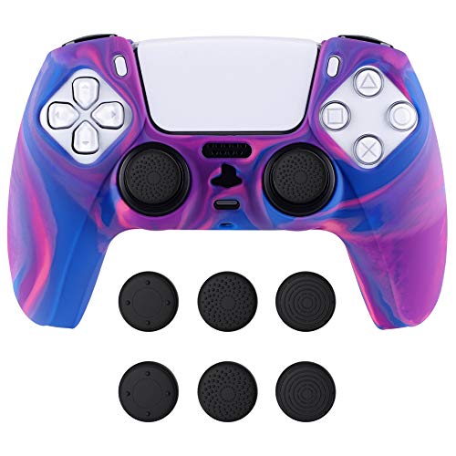 PlayVital Funda Camuflaje de Silicona para Playstation 5 Control Protector Antideslizante Cubierta con Tapas para Pulgar Funda de Goma Suave para DualSense 5 Mando Inalámbrico de PS5(Rosa+Morado+Azul)