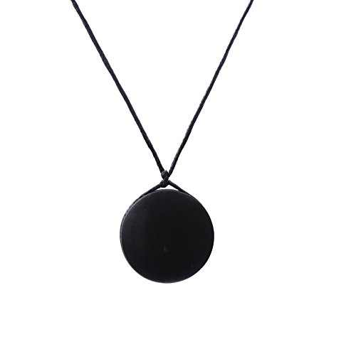 Heka Naturals Collar de Shungite con Colgante Diseño Fortuna Hecho de Piedra Shungit para Protección Electromagnética | Joyería de Shungita Moderna, Usada para Equilibrar Chakras y Energía | Fortuna