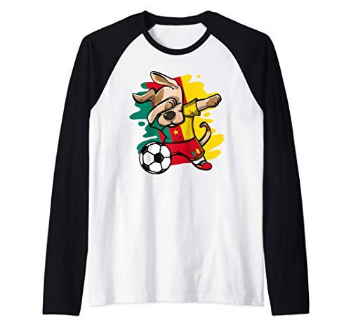 Divertido Dabbing Perro Fútbol de Camerún - Bandera Deporte Camiseta Manga Raglan