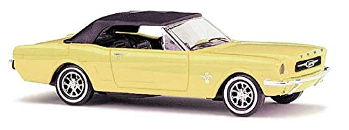 Busch 47524 - Ford Mustang Cabrio con parte superior blanda, color amarillo