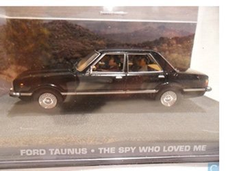 Diorama FORD TAUNUS Film James Bond 1/43 L'espion qui m'aimait