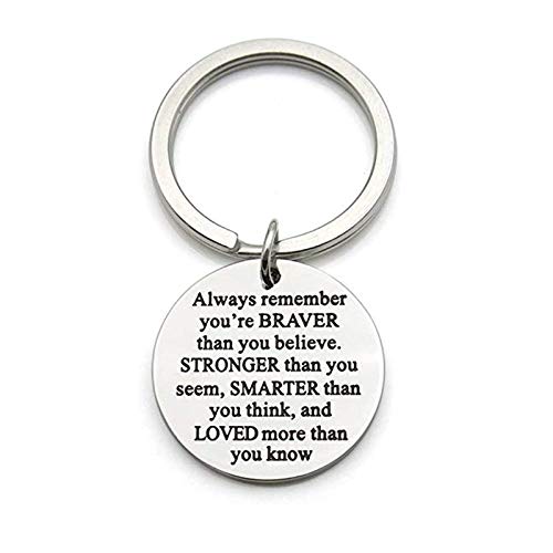 AueDsa Llavero Mujer Acero Inoxidable Hombre Placa Militar Grabado Always Remember You Are Braver Plata Llavero para Mujer