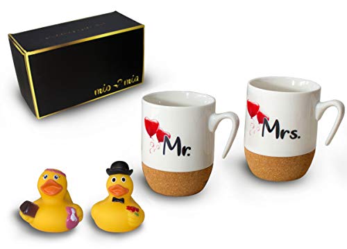 MIAMIO - Regalo para Pareja Nupcial Mr & Mrs/Set de Regalo de Boda/Tazas de Café Set con Corcho (Pareja)