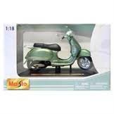 Vespa Scooters Granturismo 2003 scale 1:18 (green) by Maisto